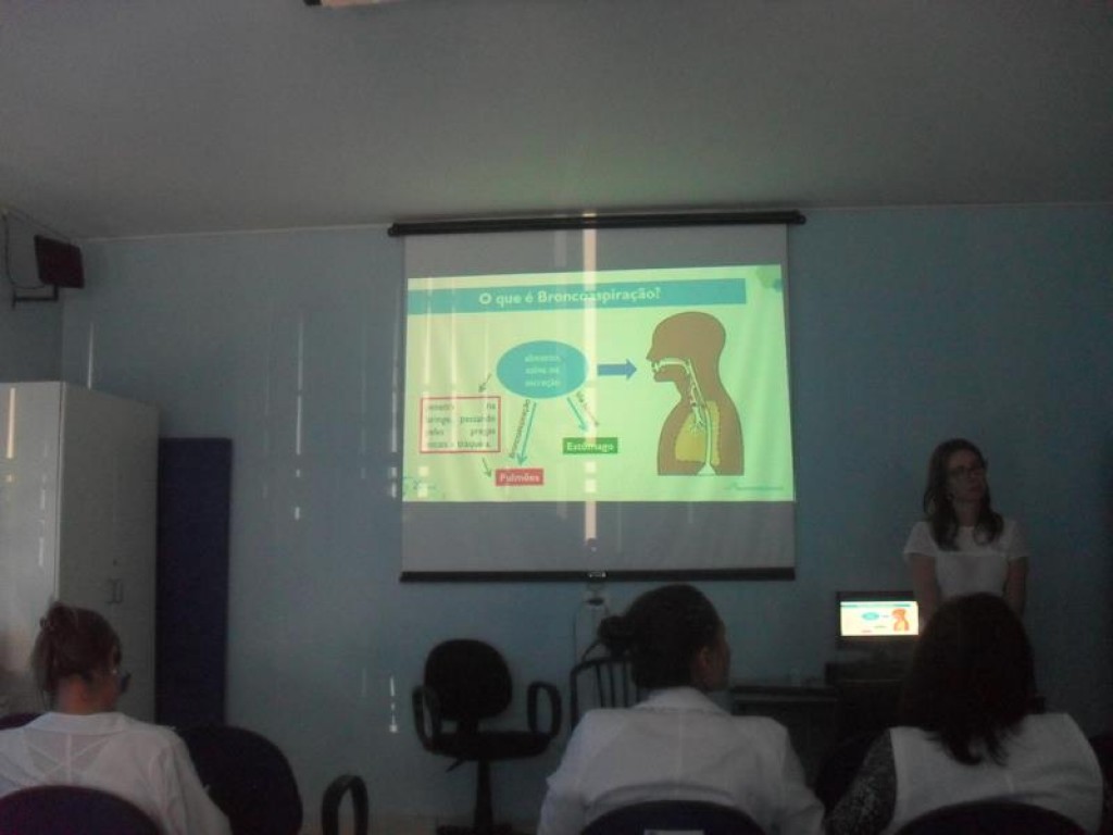 Palestra sobre disfagia, desidratação e xerostomia