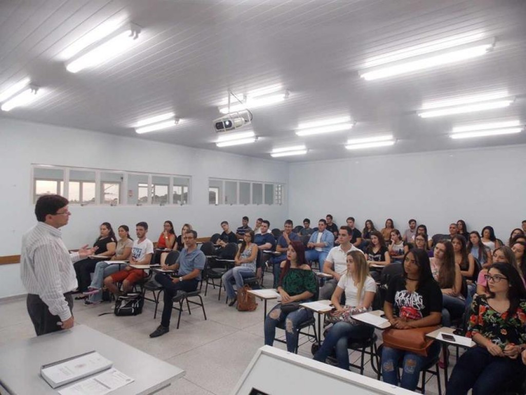 UNIFIPA recebe calouros com dança, sorvete e atividades