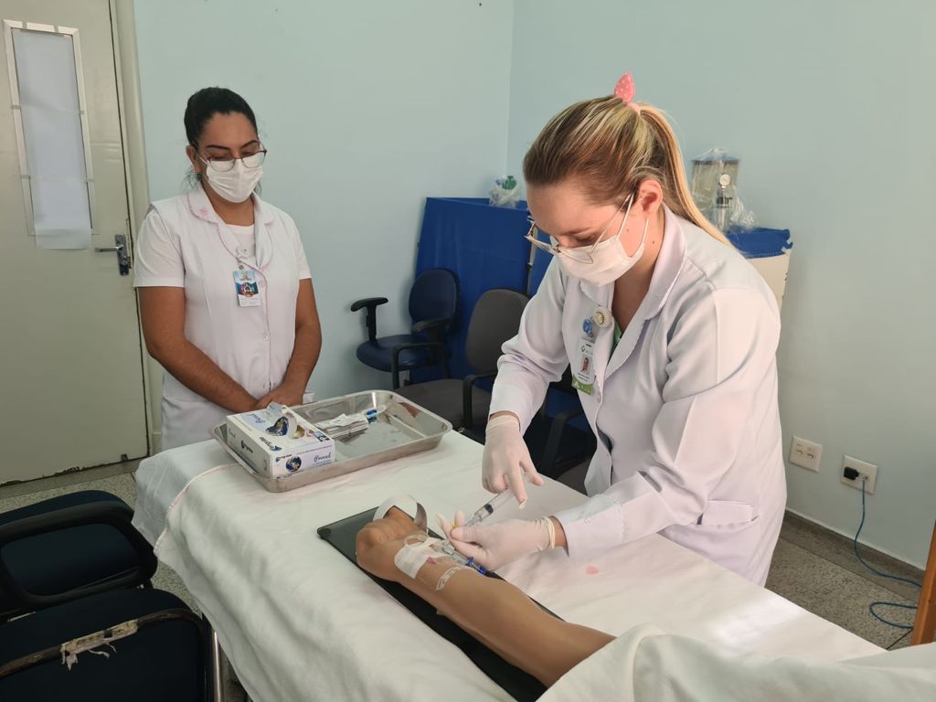 Prevenção e controle de infecção da corrente sanguínea é tema de treinamento 