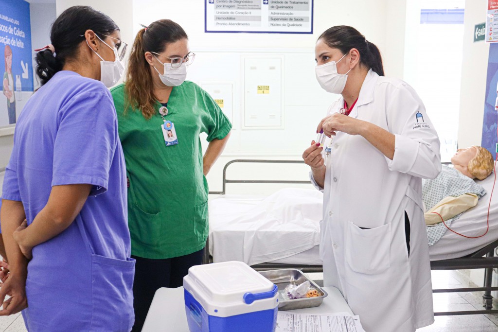 Enfermagens do HEC e HPA são conscientizadas sobre segurança transfusional
