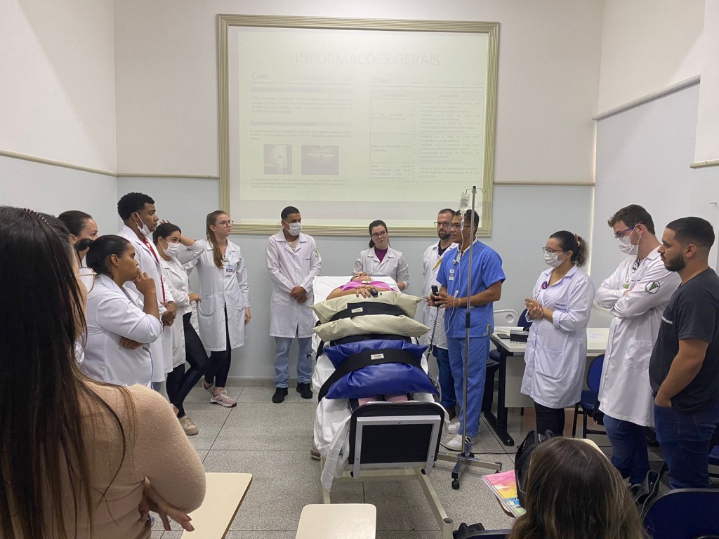 Equipe de Fisioterapia do Hospital Emílio Carlos promove treinamento com realidade virtual