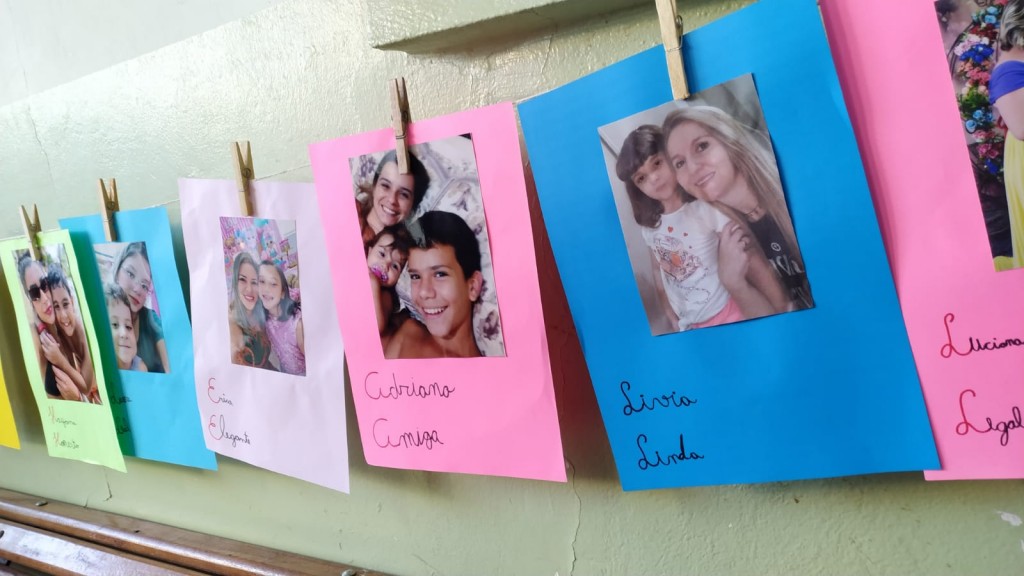 Alunos do Fundamental do Colégio Catanduva homenageiam mães