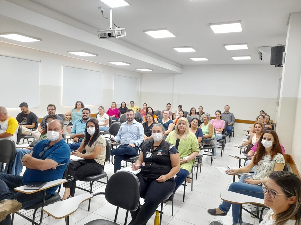 AME Catanduva faz matriciamento com profissionais e gestores de saúde regional