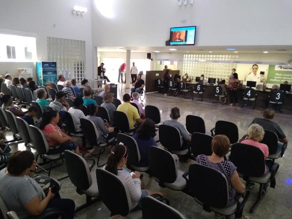 Tenista paraolímpico ministra palestra no AME Catanduva