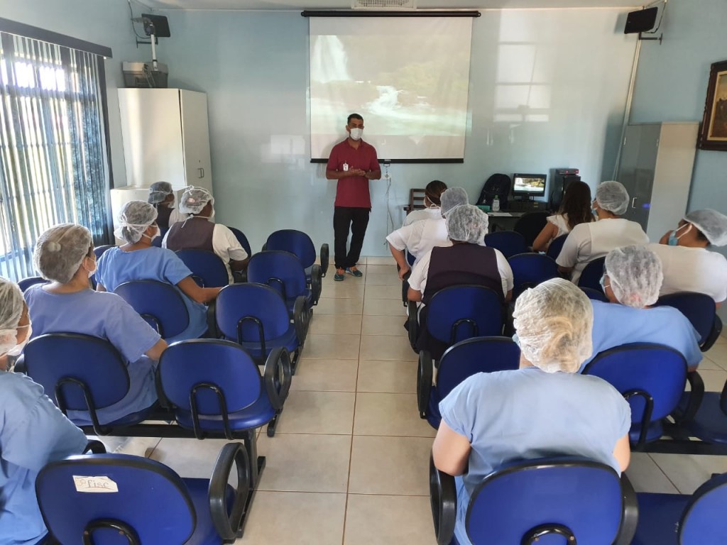 Atividade biopsicossocial é realizada no Recanto 