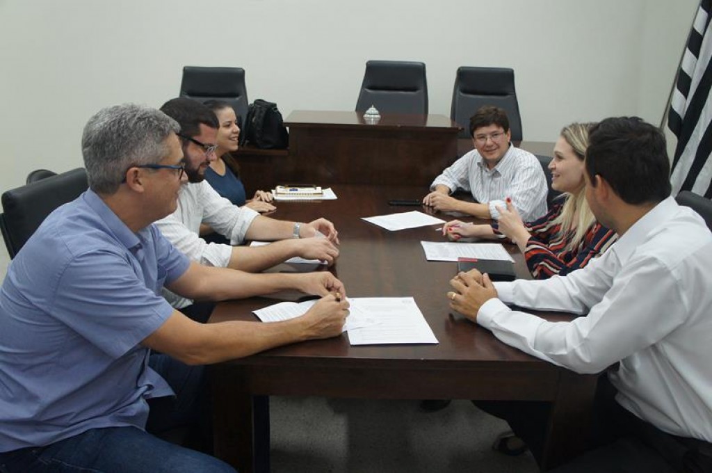 Direito reúne comissão de egressos