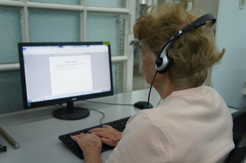 Administração encerra curso para deficientes visuais