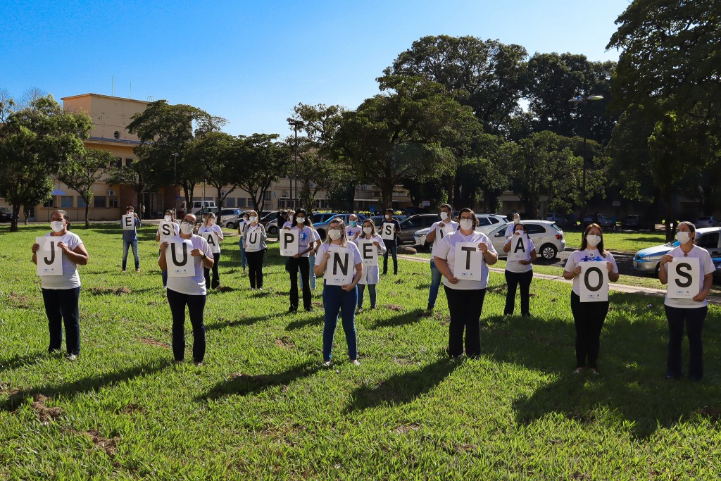 Unidades se unem em oração