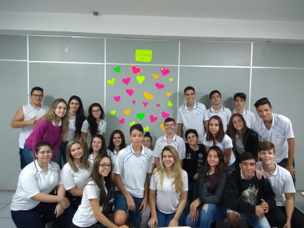 Alunos comemoram o Valentine’s Day