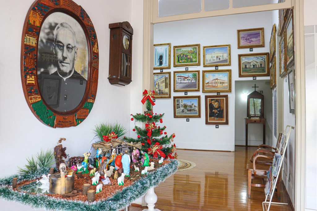 Centro Cultural e Histórico Padre Albino prepara decoração de Natal para os visitantes 