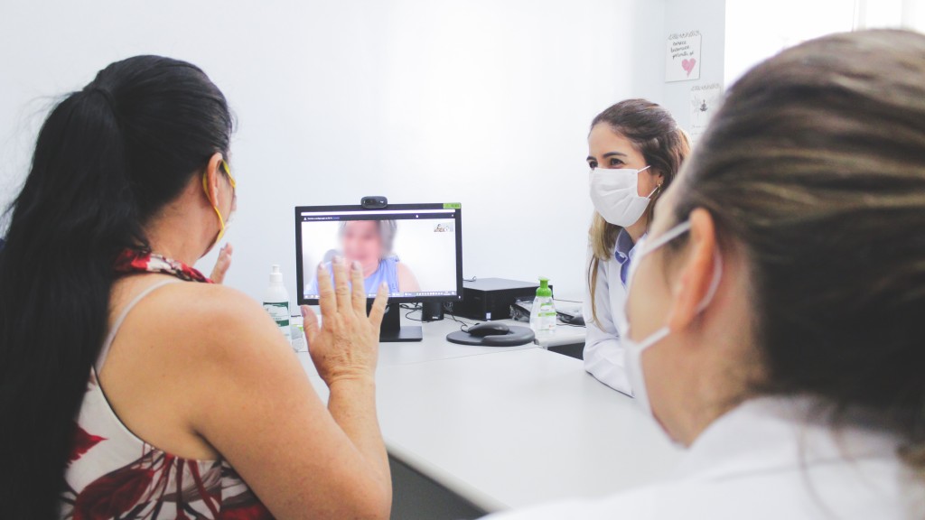 HEC inicia visitas virtuais para pacientes em isolamento