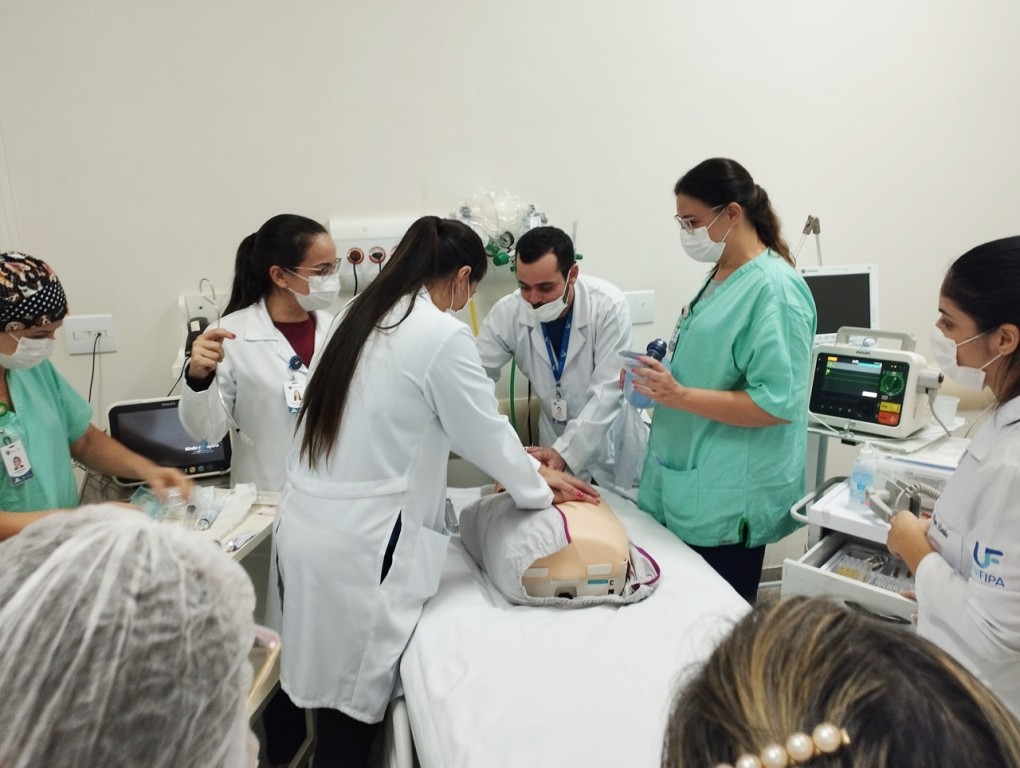 Elevando a qualidade do atendimento emergencial - HPA aprimora sua equipe em Reanimação Cardiopulmonar Adulto