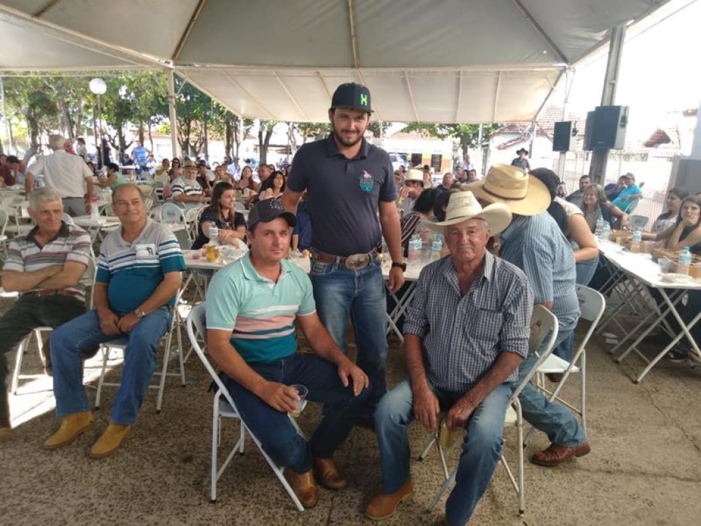 HCC participa de leilão de gado em São João do Itaguaçu