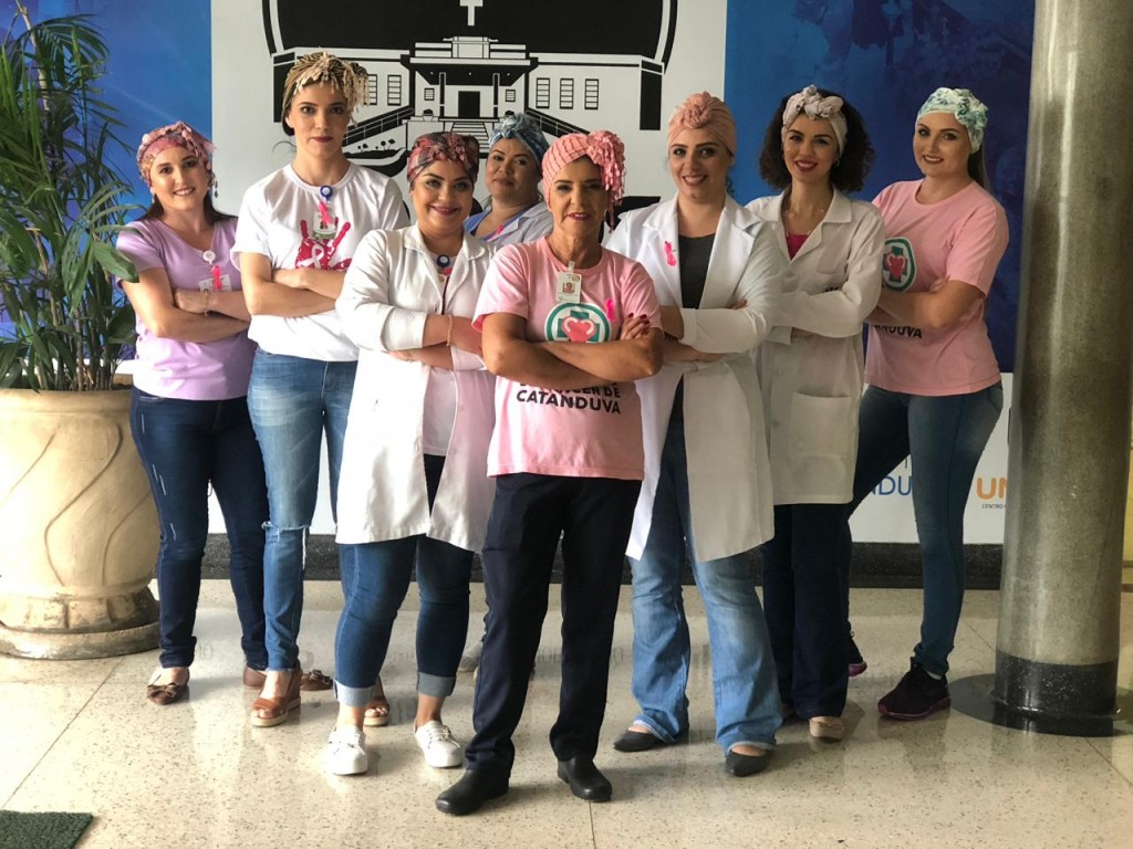 Quimioterapia promove café alusivo ao Outubro Rosa