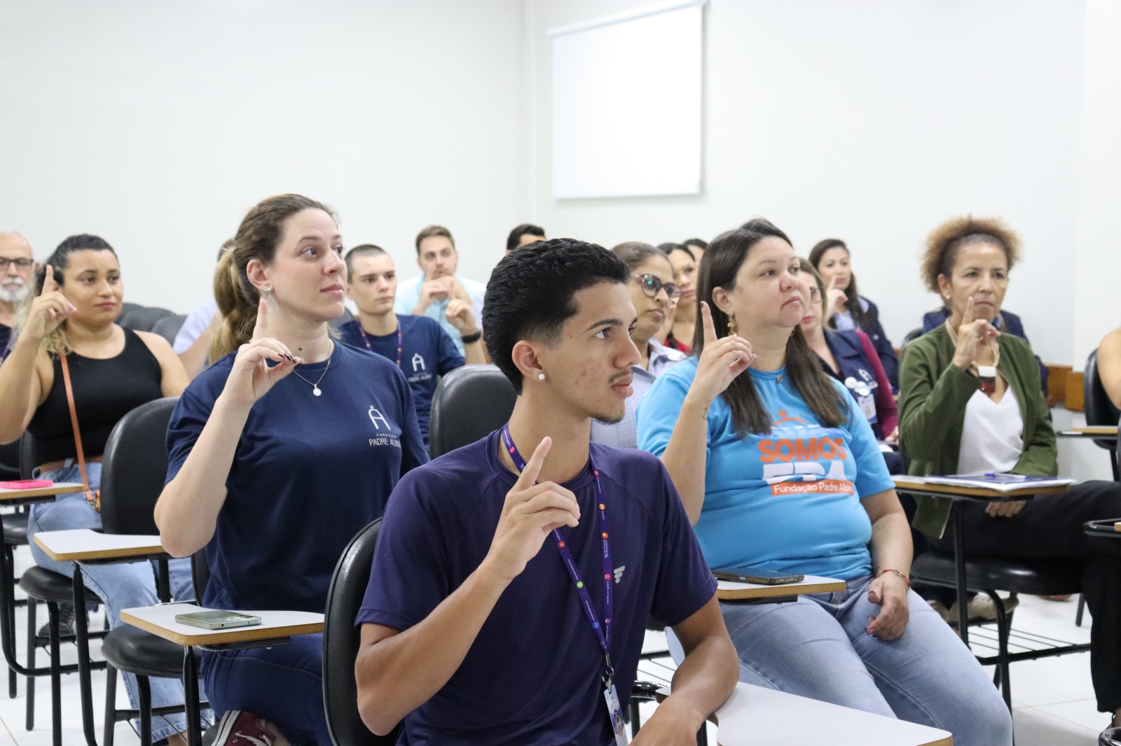 NAP UNIFIPA inicia curso de LIBRAS para colaboradores da Fundação Padre Albino