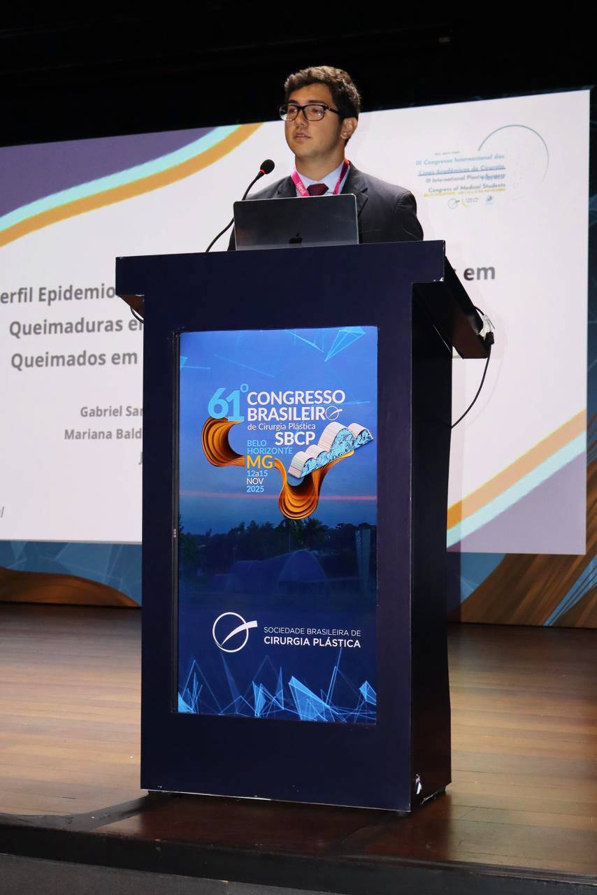 Aluno da FAMECA participa de Congresso Brasileiro de Cirurgia Plástica em BH