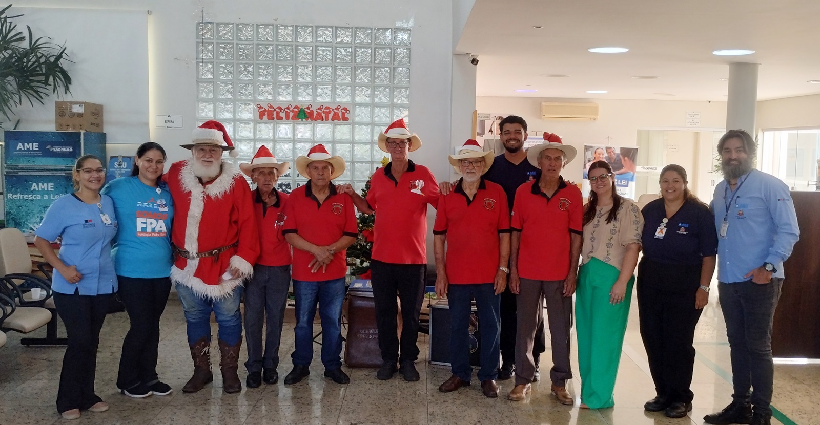 Grupo de viola caipira leva canções natalinas ao AME Catanduva