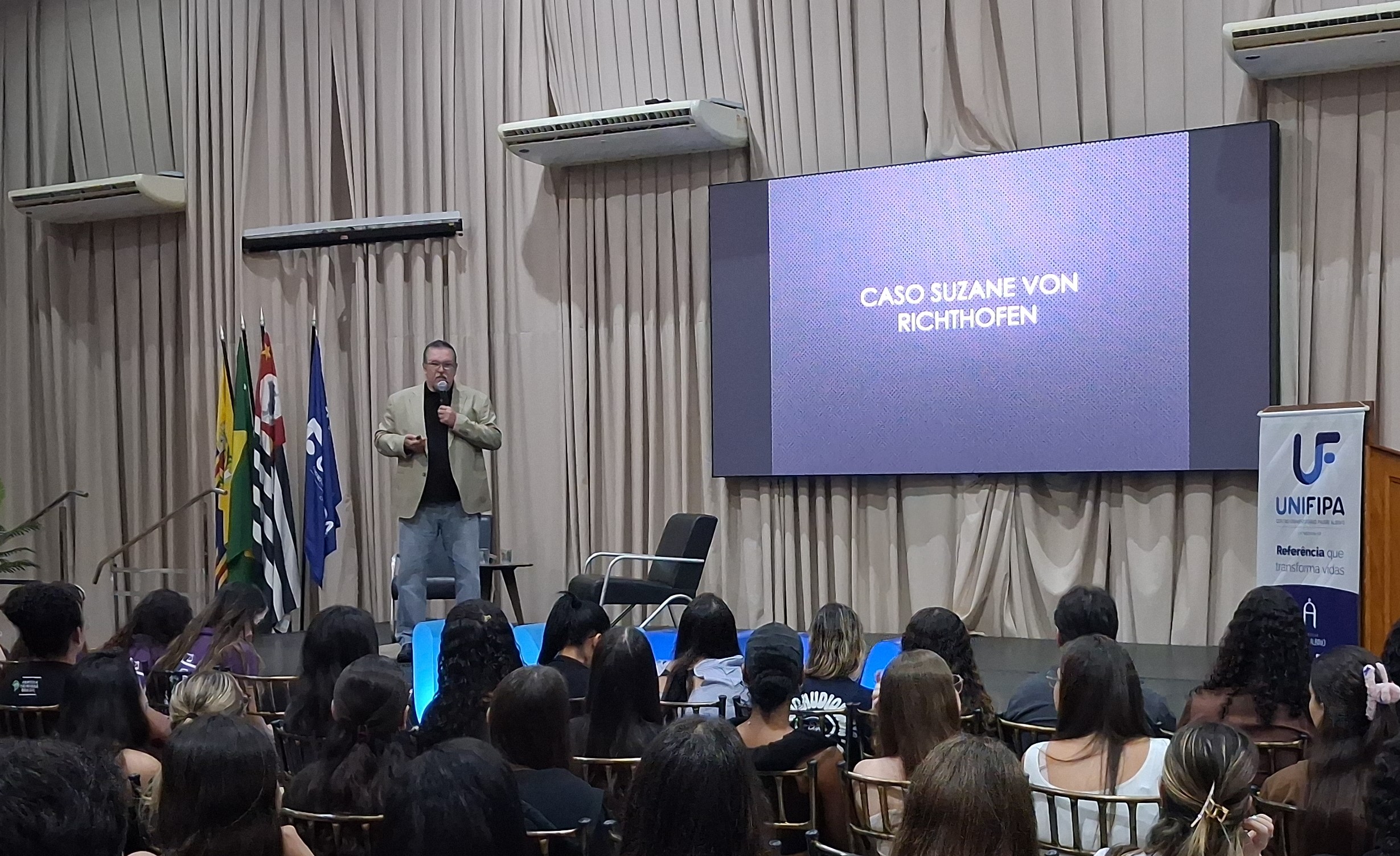 Perícia criminal é tema de palestra de Ricardo Salada na 8ª Semana do curso de Farmácia da Unifipa
