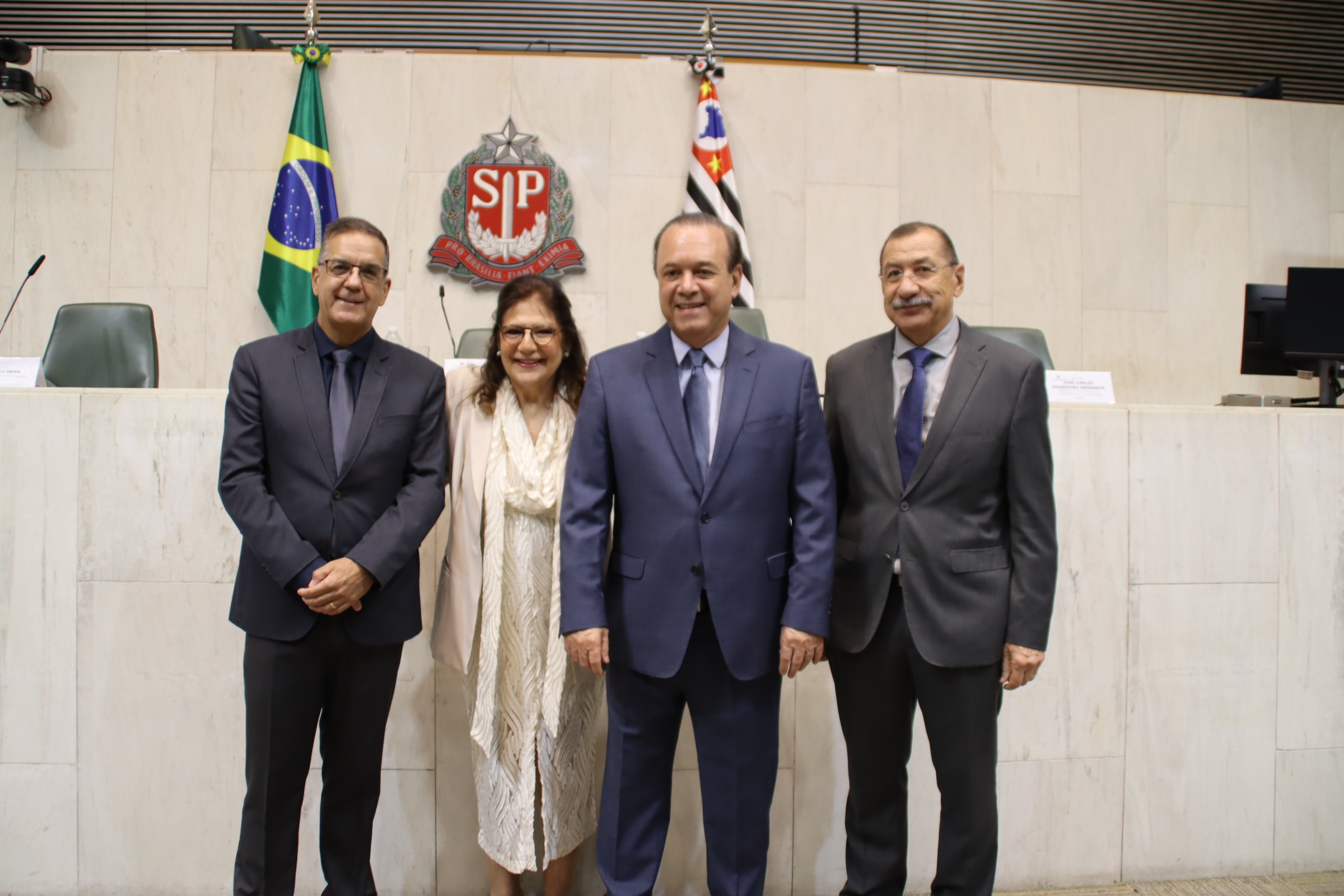 Fundação Padre Albino recebe Colar de Honra ao Mérito Legislativo na Assembleia de São Paulo