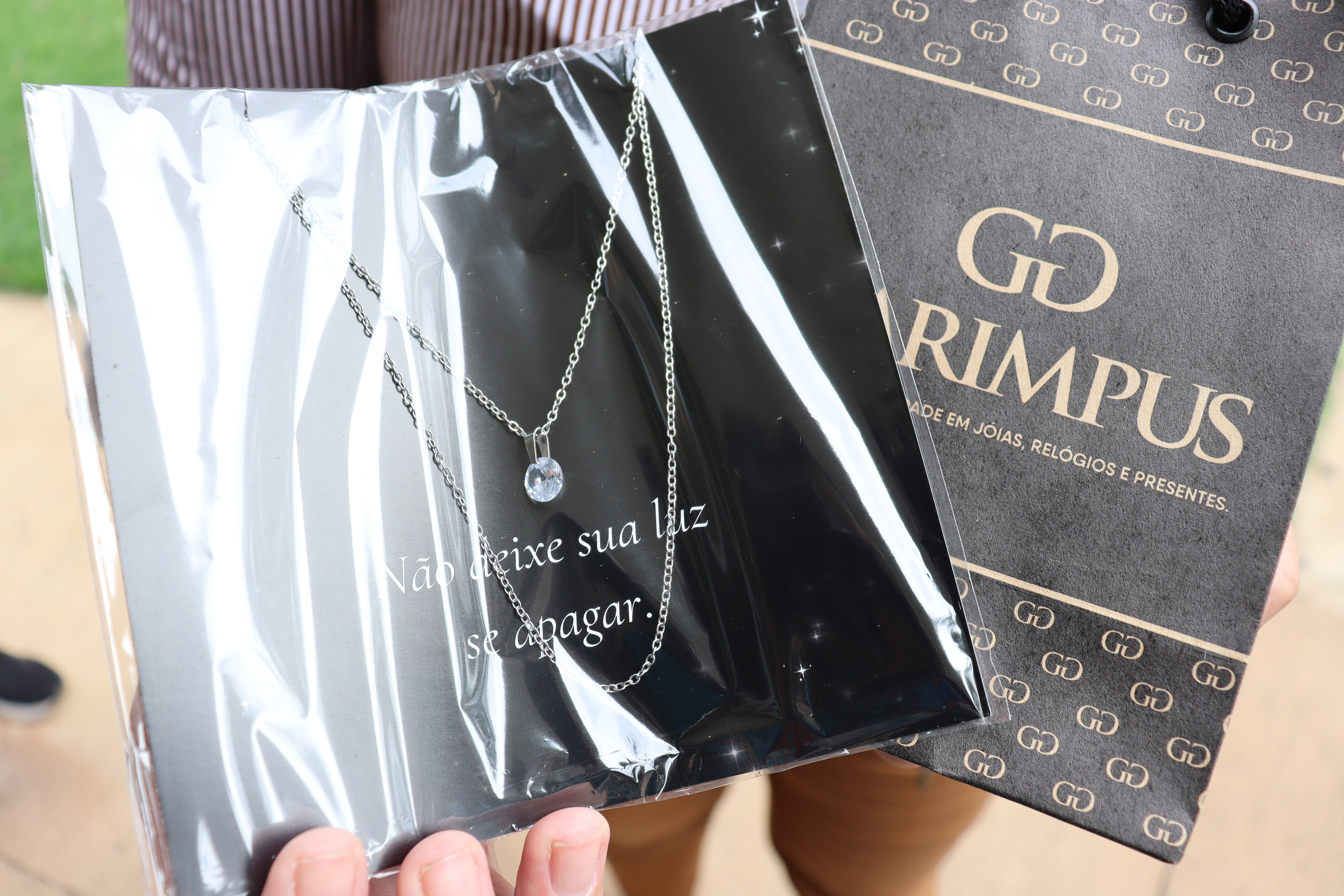 Pacientes recebem “luz” de presente no Dia Internacional da Mulher