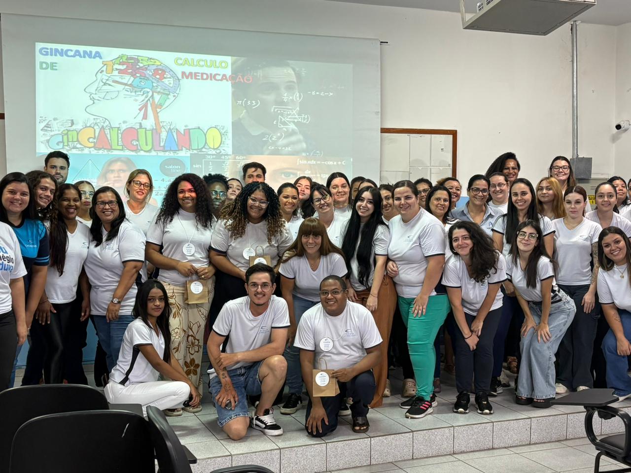 Alunos do Técnico em Enfermagem participam de gincana que une prática e conhecimento