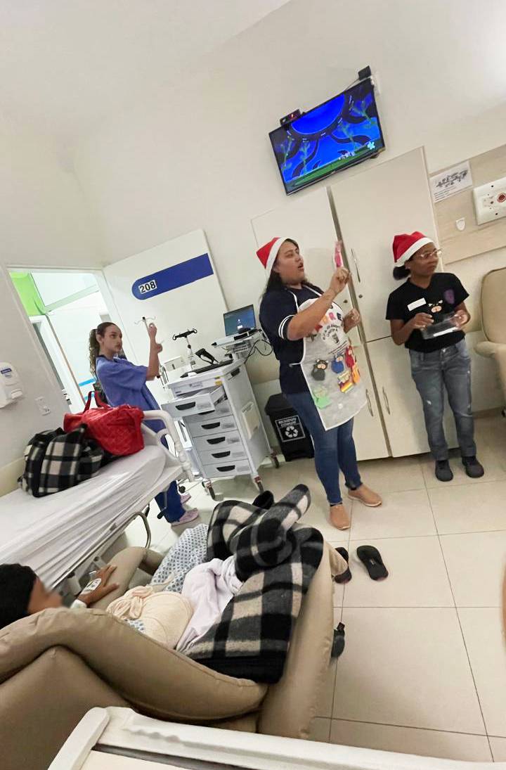 Pedagogia Unifipa promove ação lúdica com crianças na Pediatria do HPA