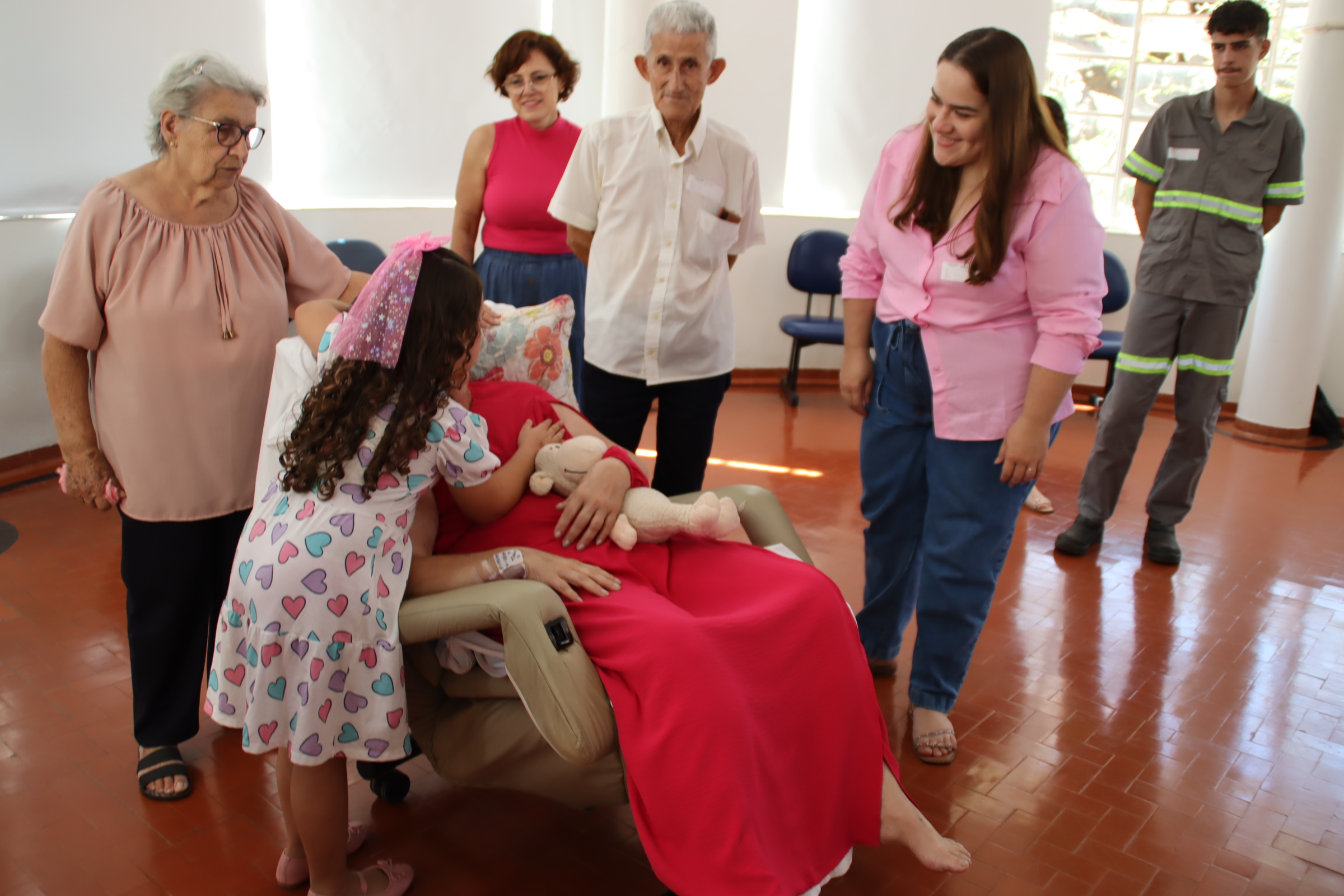  Hospital Emílio Carlos realiza festa para paciente celebrar aniversário da neta 