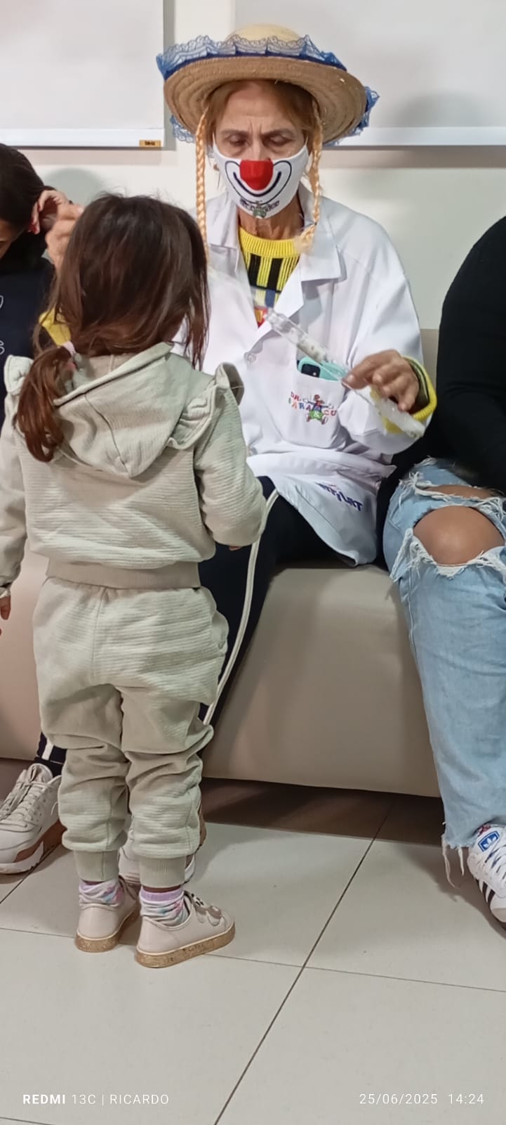 Hospital Padre Albino realiza comemoração junina para crianças internadas