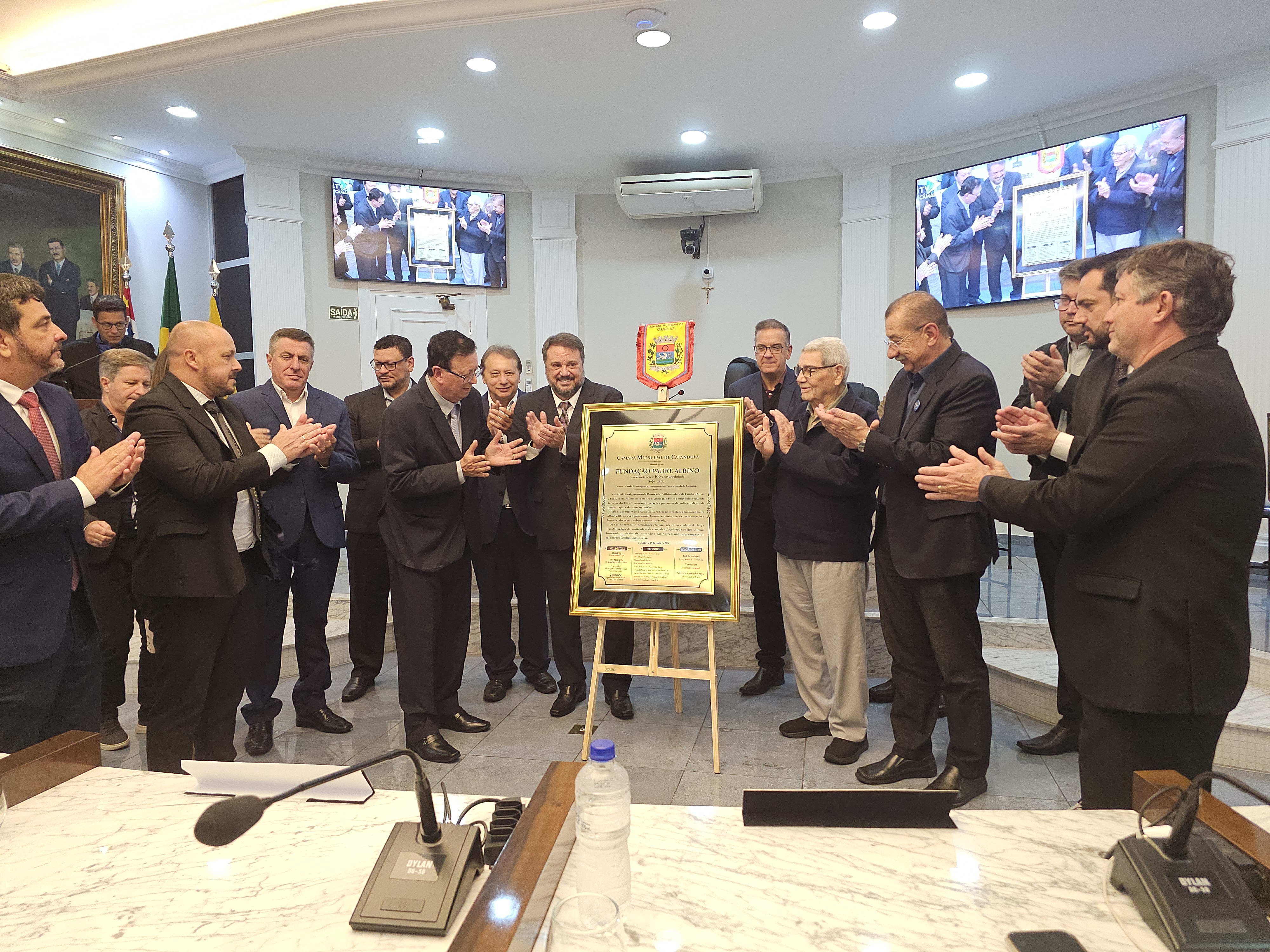 Câmara Municipal homenageia Fundação Padre Albino pelos 100 anos em sessão solene