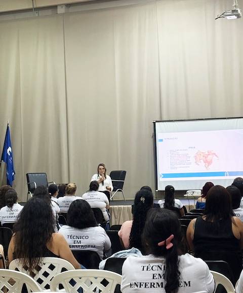 Técnico em Enfermagem do Colégio Catanduva promove palestra sobre tratamento de feridas