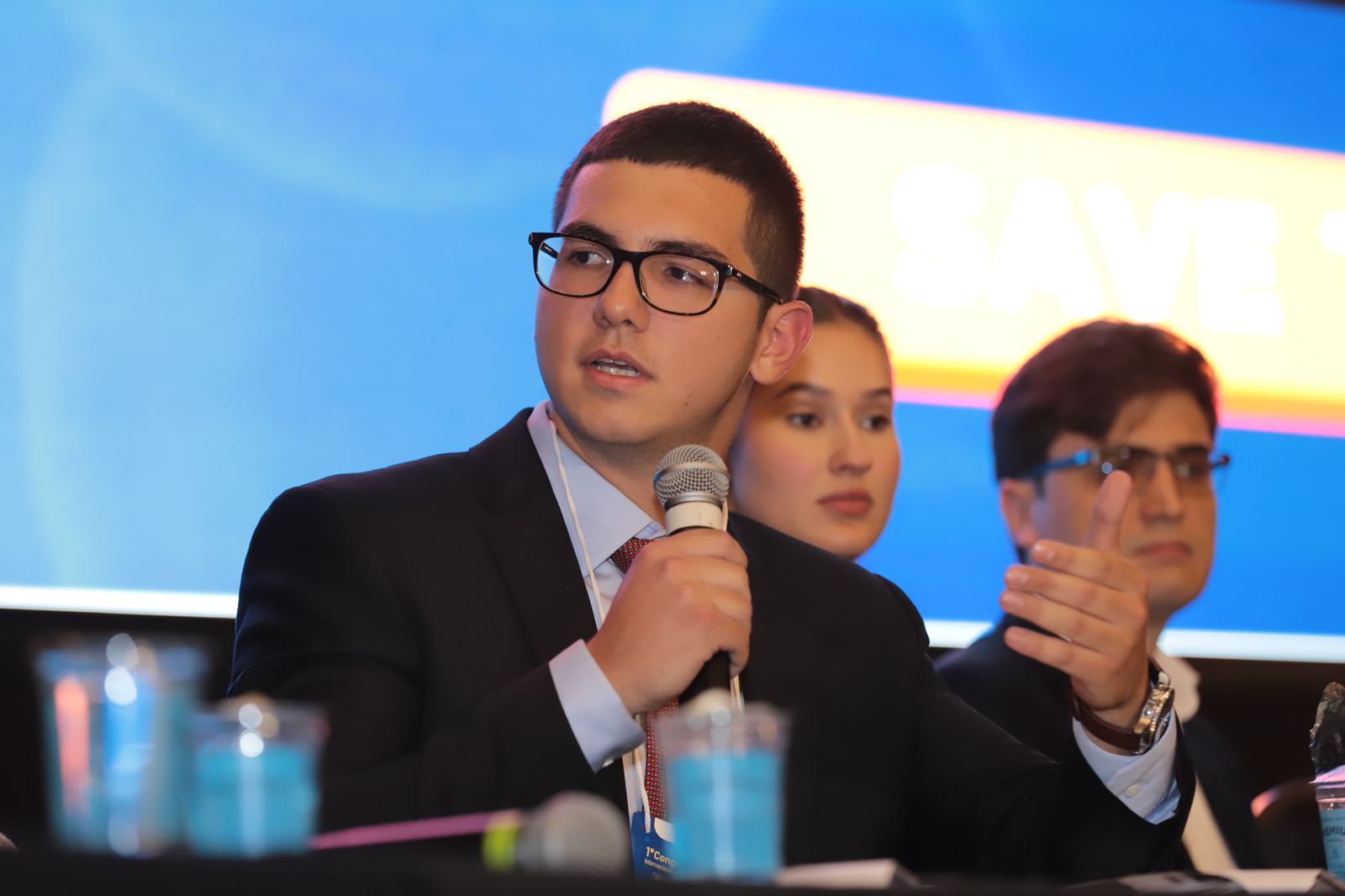 Aluno da UNIFIPA/FAMECA preside mesa em congresso internacional sobre medicina regenerativa