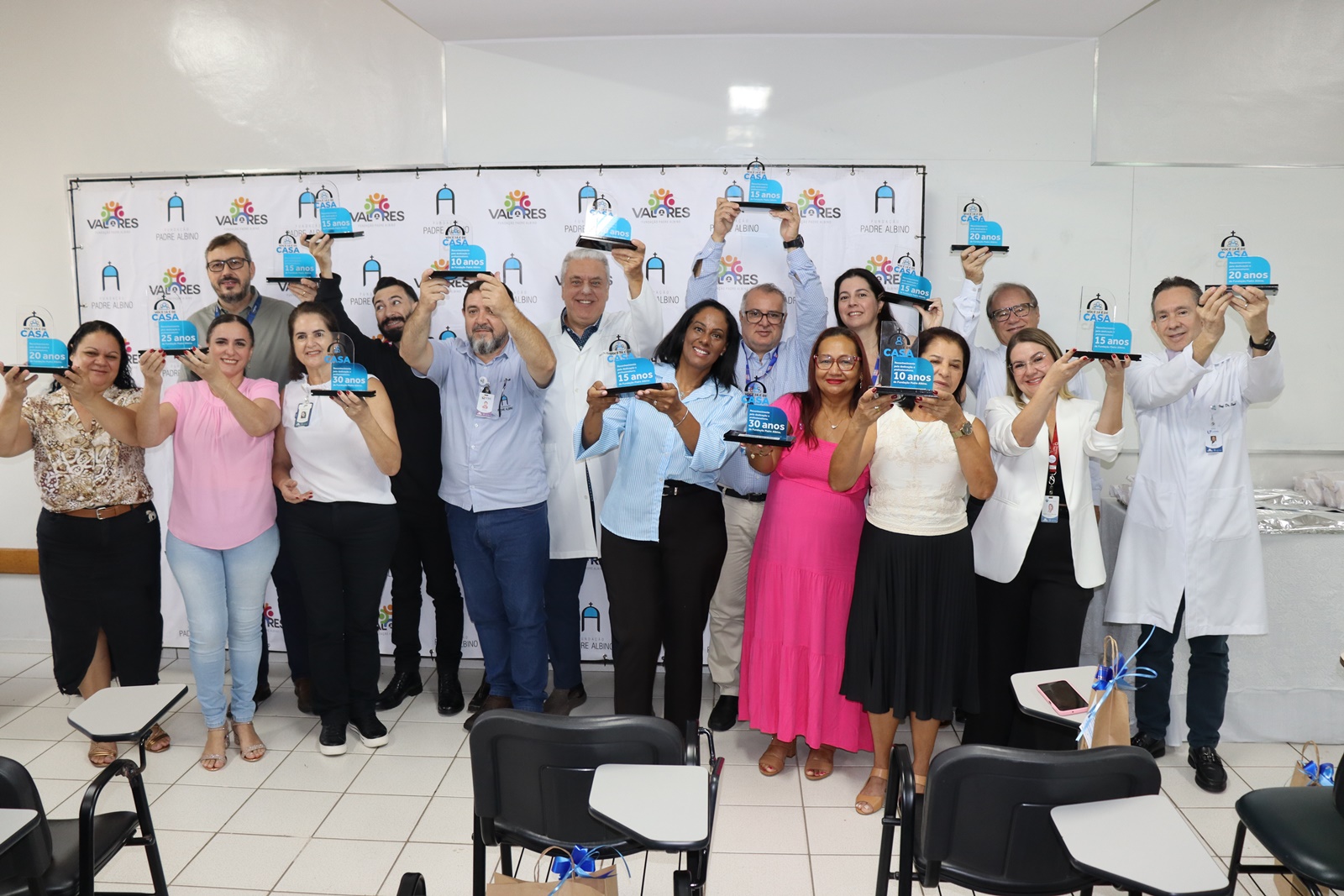 FPA homenageia profissionais por anos de trabalho na instituição