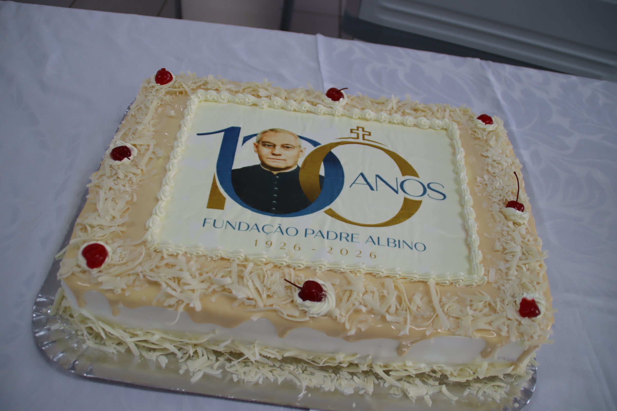 Fundação Padre Albino celebra 100 anos com homenagem aos colaboradores e a Padre Albino