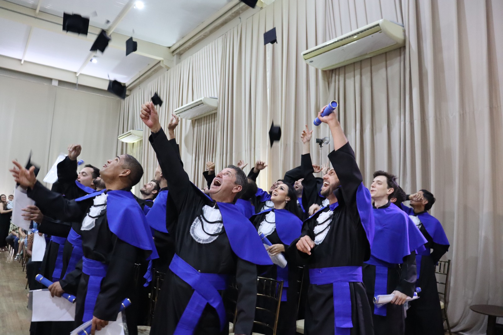 Cola grau a 4ª turma de Engenharia Agronômica da UNIFIPA