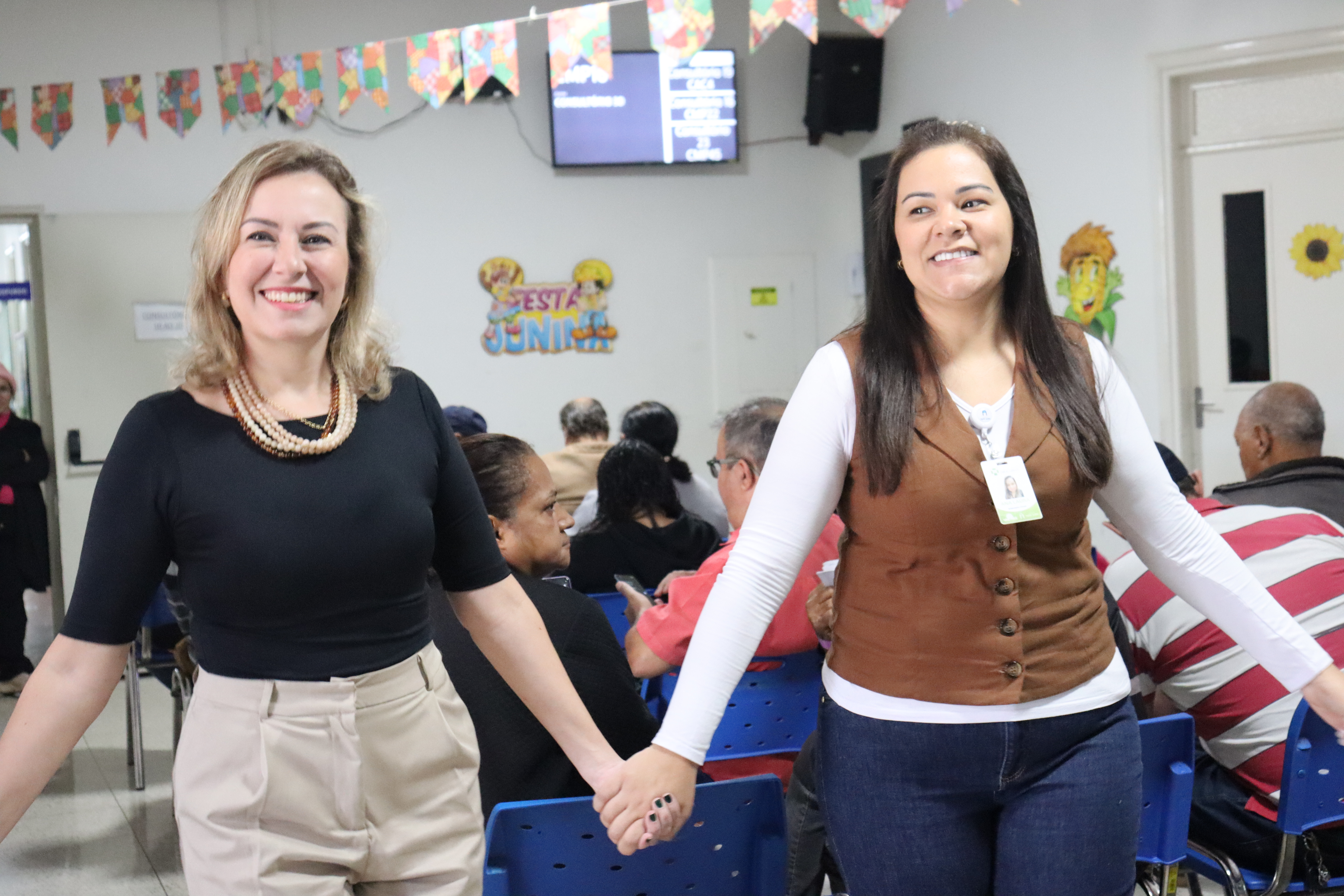 Música, decoração e integração marcam 6º Arraiá da Pessoa Idosa no HEC