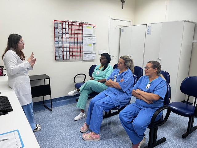 Hospital Padre Albino promove treinamento sobre humanização do cuidado na UTI Neonatal/Infantil