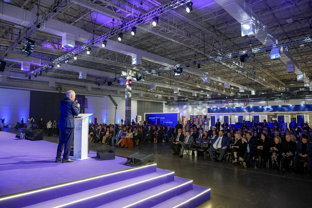 Reginaldo Lopes recebe reconhecimento entre os 100 Mais Influentes da Saúde 2026