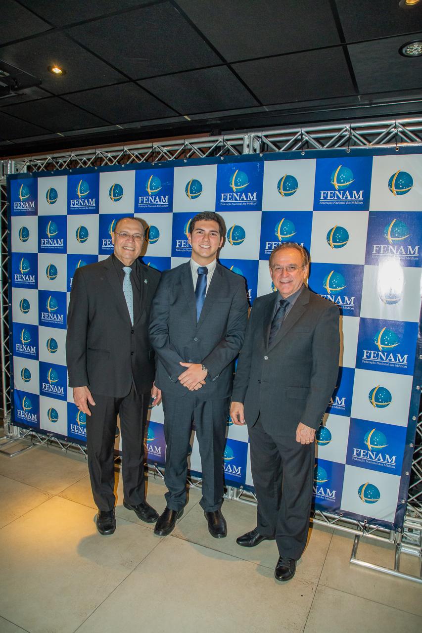 Aluno da UNIFIPA/FAMECA participa de cerimônia de posse da nova gestão da FENAM em Brasília