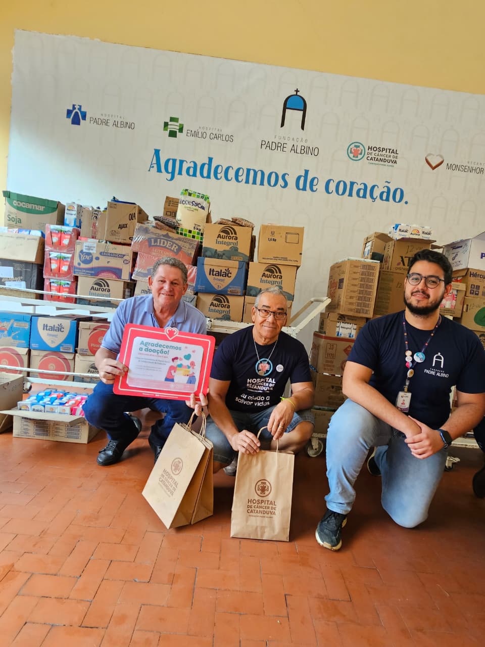 Embaúba entrega mais de 1,1 mil litros de leite de campanha que mobilizou a cidade