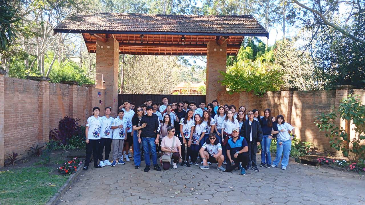Alunos do 9º ano do Colégio Catanduva participam de excursão ao NR Acampamentos