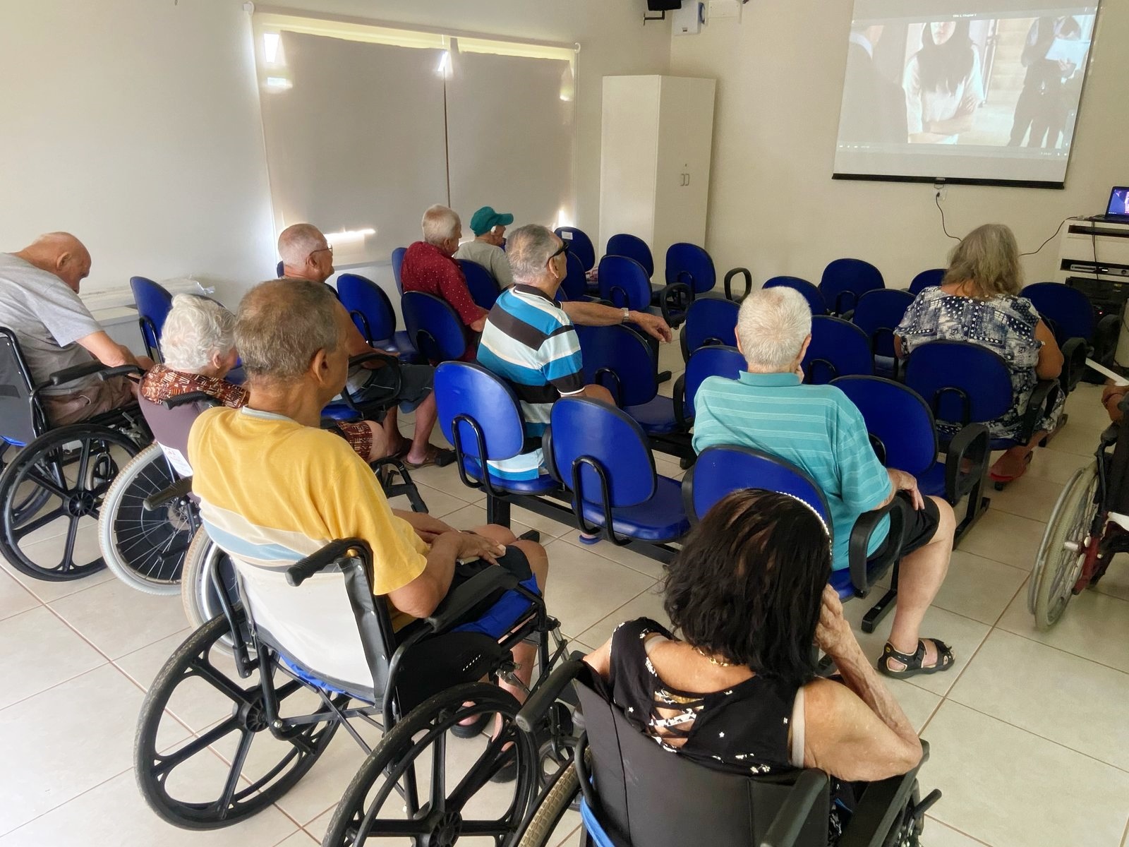 Recanto Monsenhor Albino realiza ‘Cine Pipoca’ com os institucionalizados