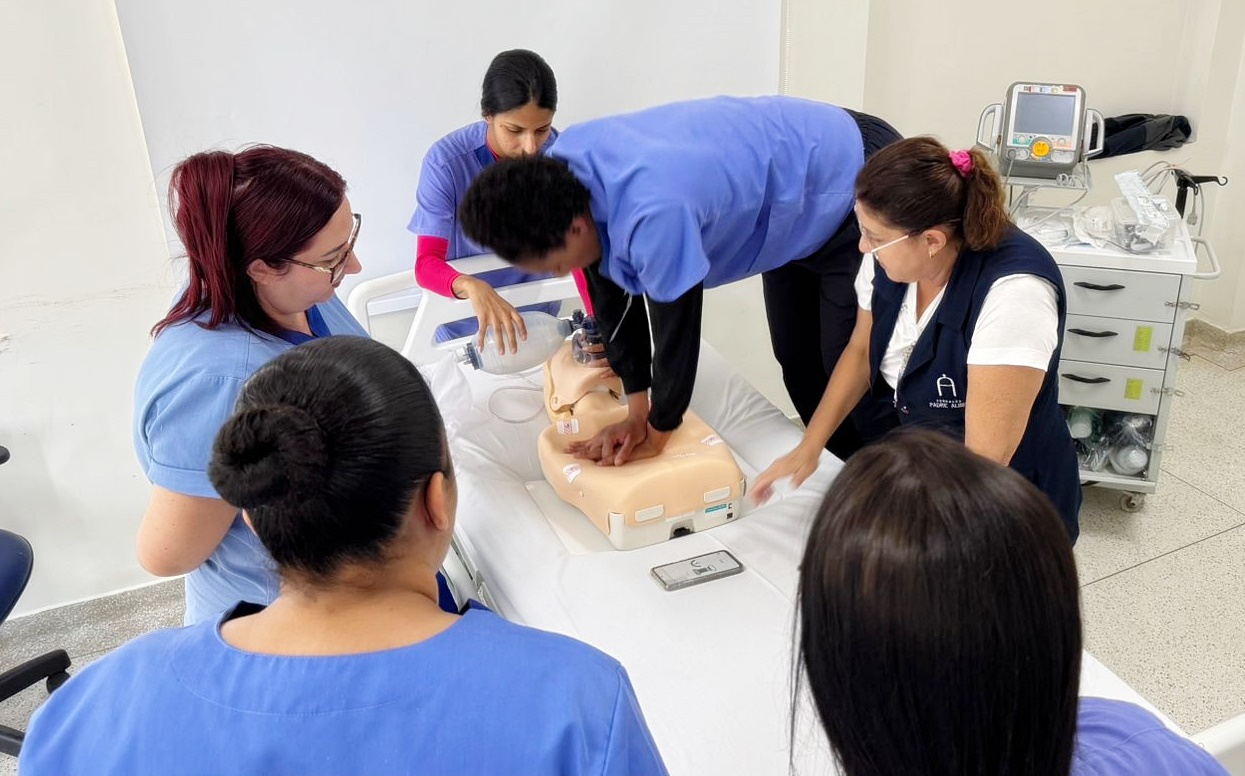 Capacitação fortalece atuação da equipe de enfermagem do HEC