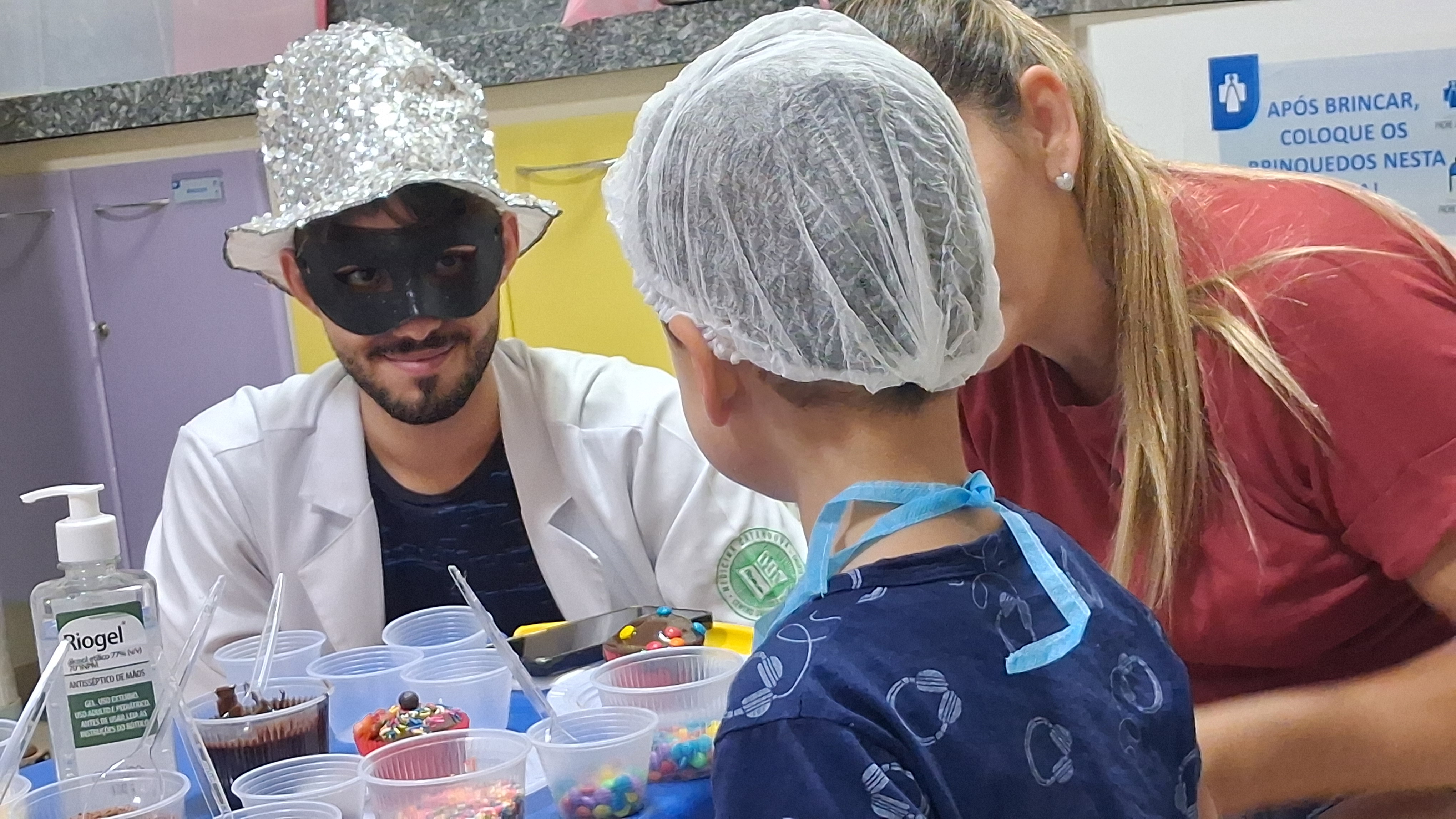 Projeto “Mini Chef” leva aprendizado e descontração às crianças internadas no HPA