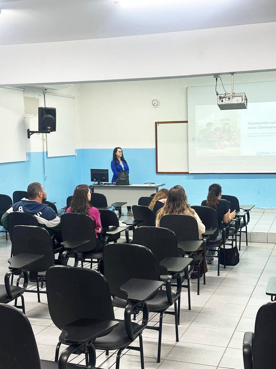 Colégio Catanduva promove Escola de Pais sobre demandas emocionais dos filhos
