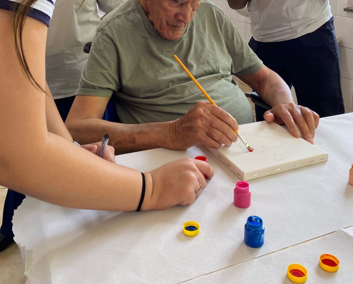 Curso de Pedagogia da Unifipa promove atividade cultural no Recanto Monsenhor Albino