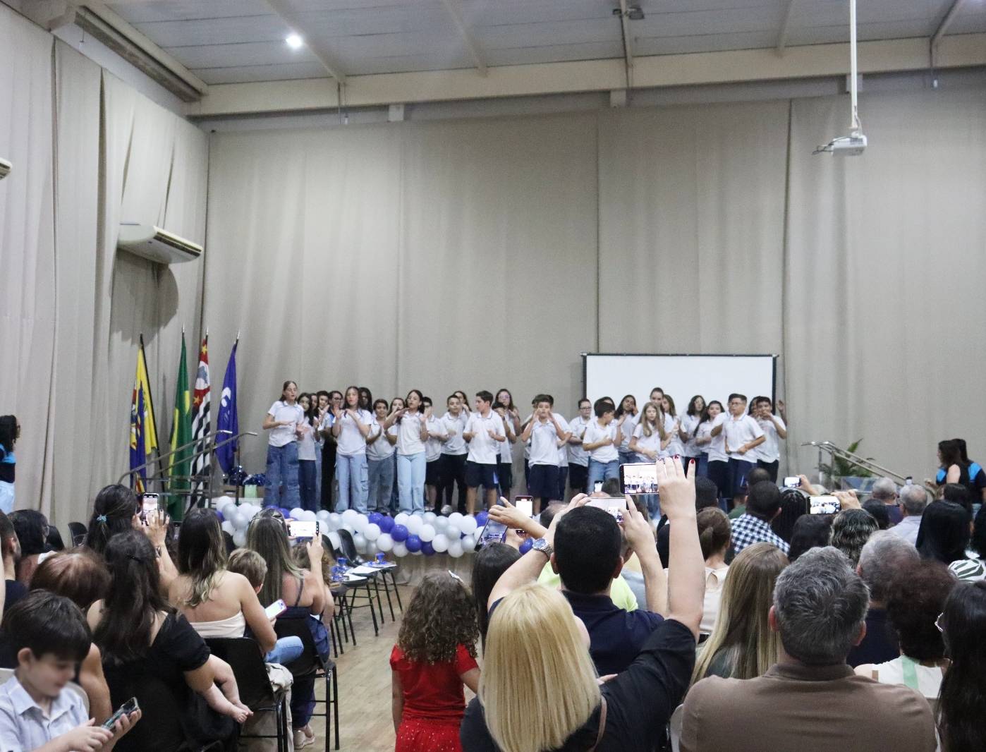 5º ano do Fundamental do Colégio Catanduva encerra ano letivo