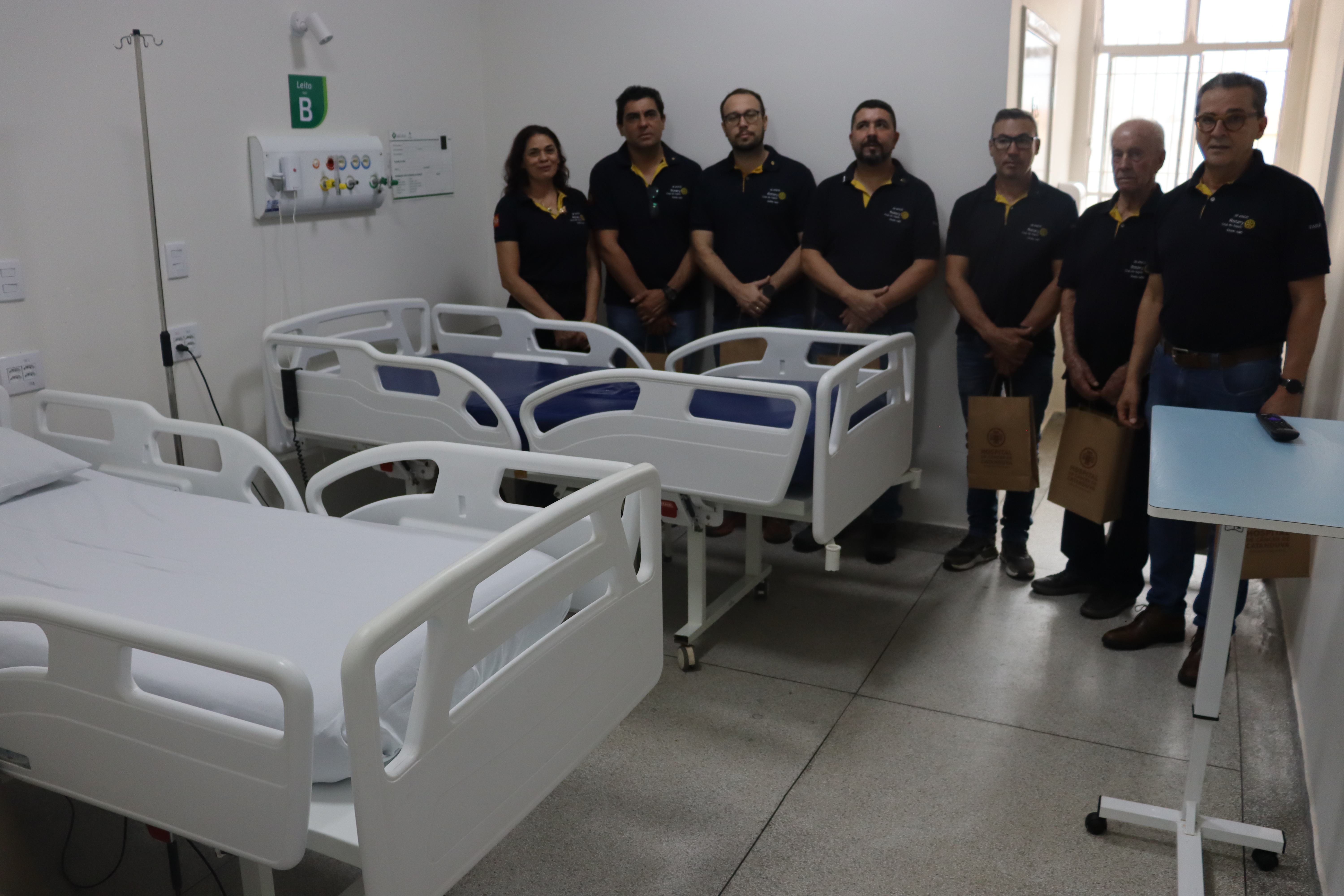 Rotary Club de Itajobi doa quatro camas hospitalares ao Hospital Emílio Carlos