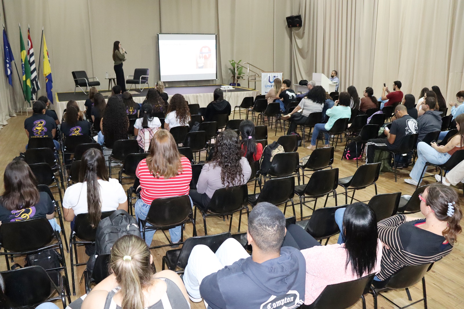 Farmácia Unifipa inicia Semana com palestras sobre qualidade e segurança na indústria farmacêutica