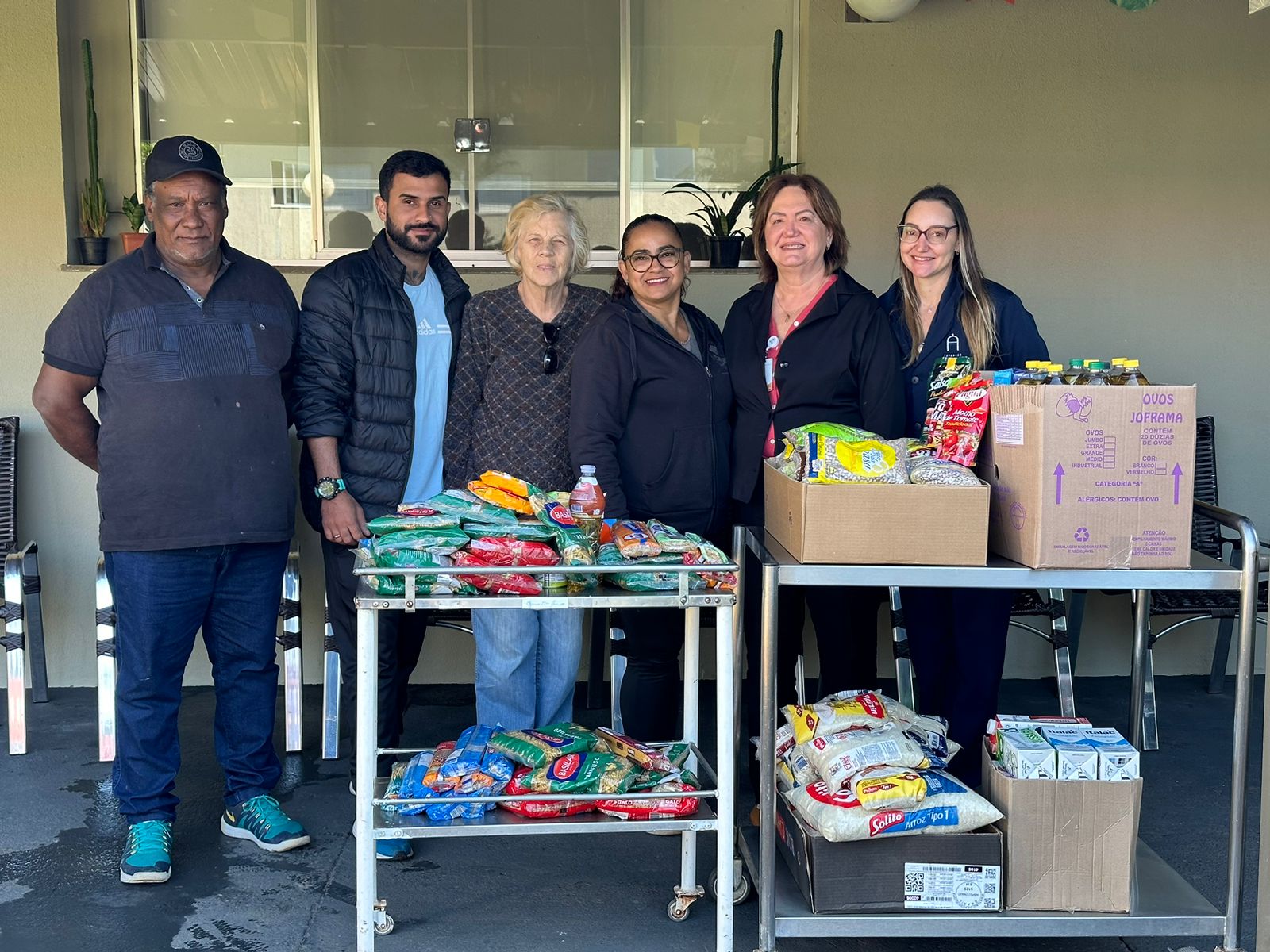 Família promove festa junina e doa alimentos para o Recanto Monsenhor Albino