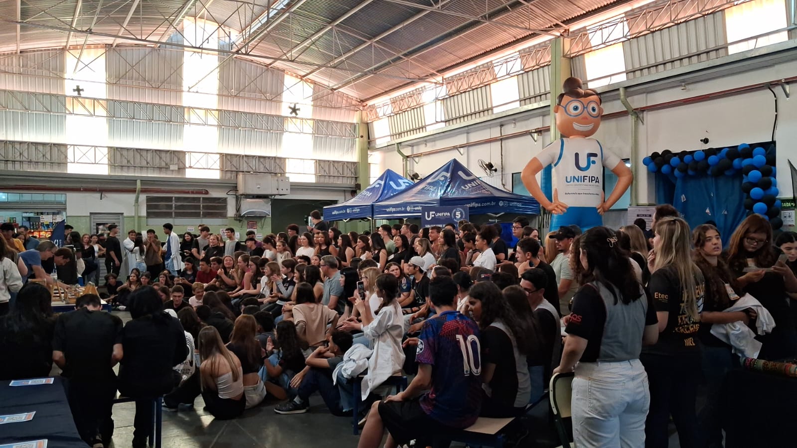 UNIFIPA participa da Feira de Profissões da ETEC Elias Nechar